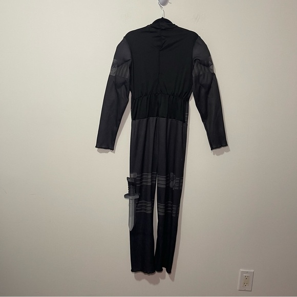 Boys Black Ninja Gi Joe halloween Costume with Muscle Chest & Knife Size 8-10 - Picture 8 of 10